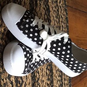 New Black/white polka dot shoes